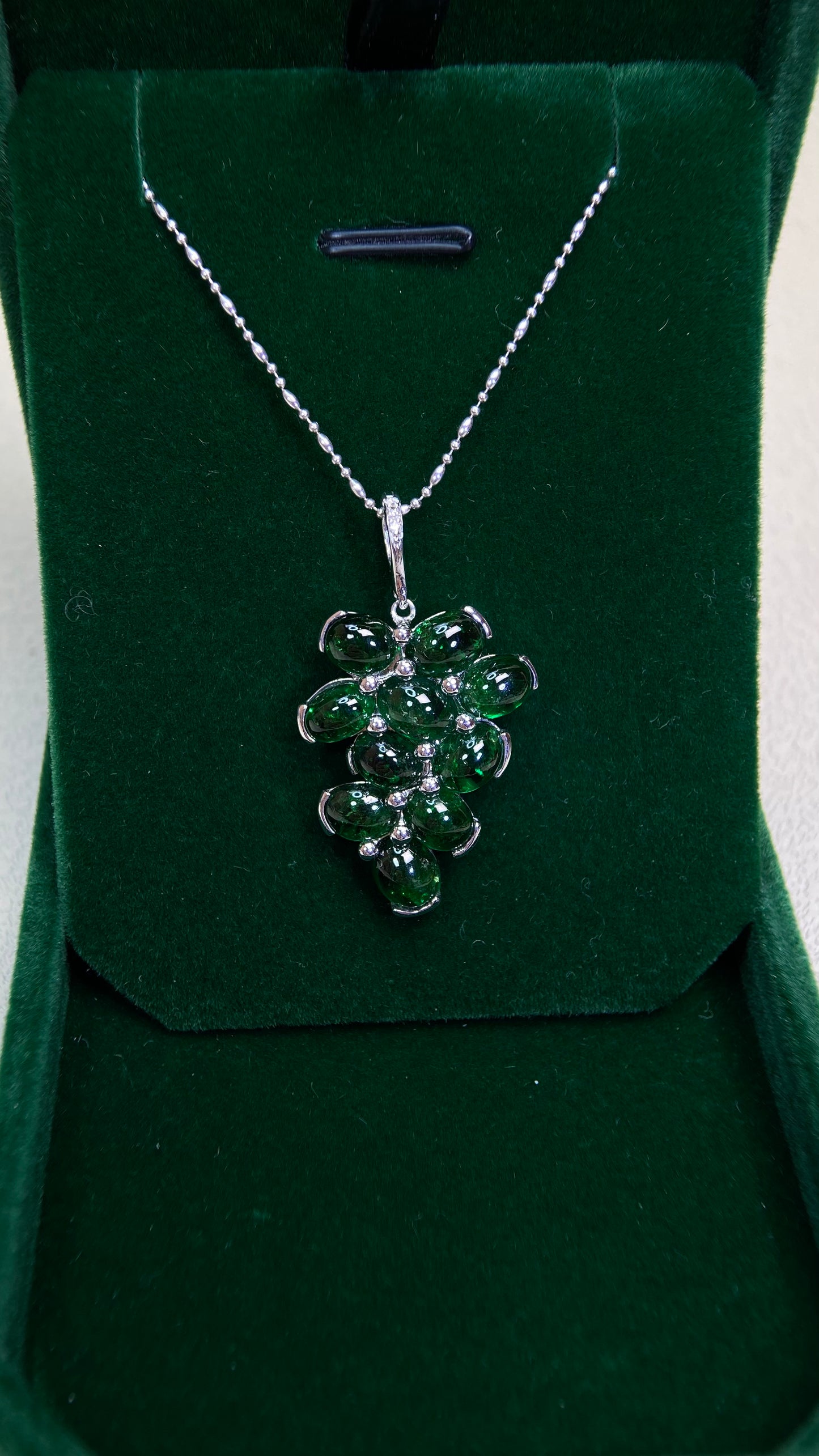 K18 White Gold &Tsavorite Garnet Necklace| Tsavorite Garnets: 11.08ct｜｜Diamonds：0.01ct｜Japanese Vintage Estate Jewelry -BQXC