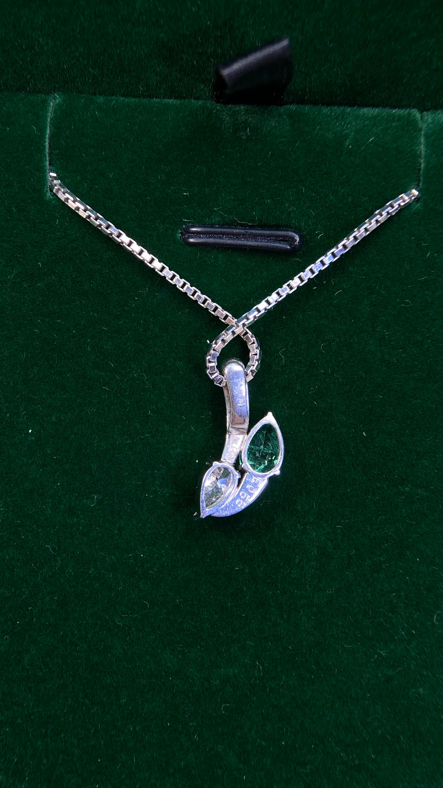Pt900 platinum/Pt850 platinum&Emerald&Diamond Necklace| Emerald: 0.55ct｜Diamonds：0.38ct｜Japanese Vintage Estate Jewelry -BIFU