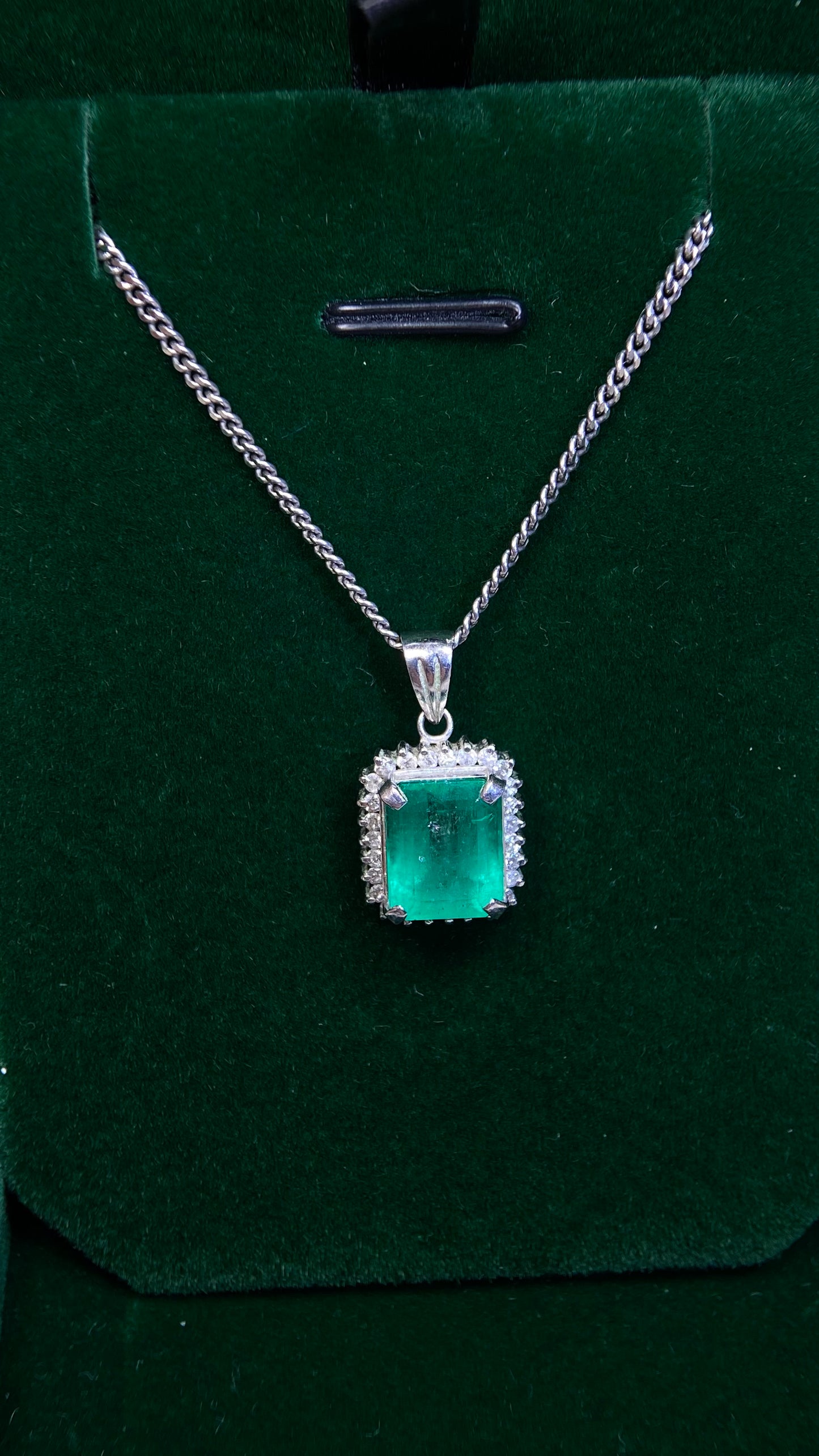 Pt900 platinum&Emerald&Diamond Necklace| Emerald: 3.34ct｜Diamonds：0.26ct｜Japanese Vintage Estate Jewelry -BMGY
