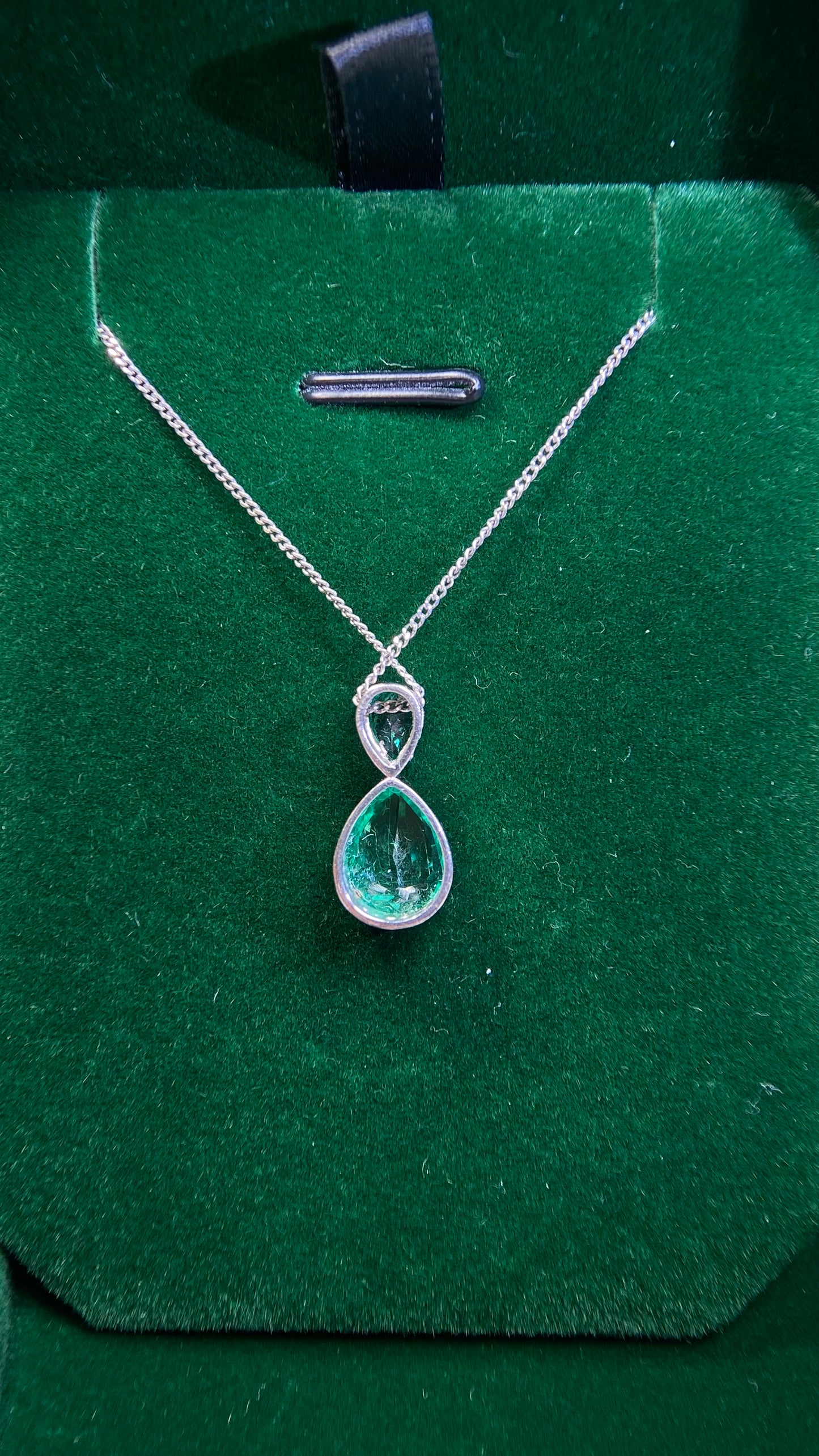 Pt900 platinum/Pt850 platinum&Emerald&Diamond Necklace| Emeralds: 1.56/0.35ct｜Japanese Vintage Estate Jewelry -BQWU
