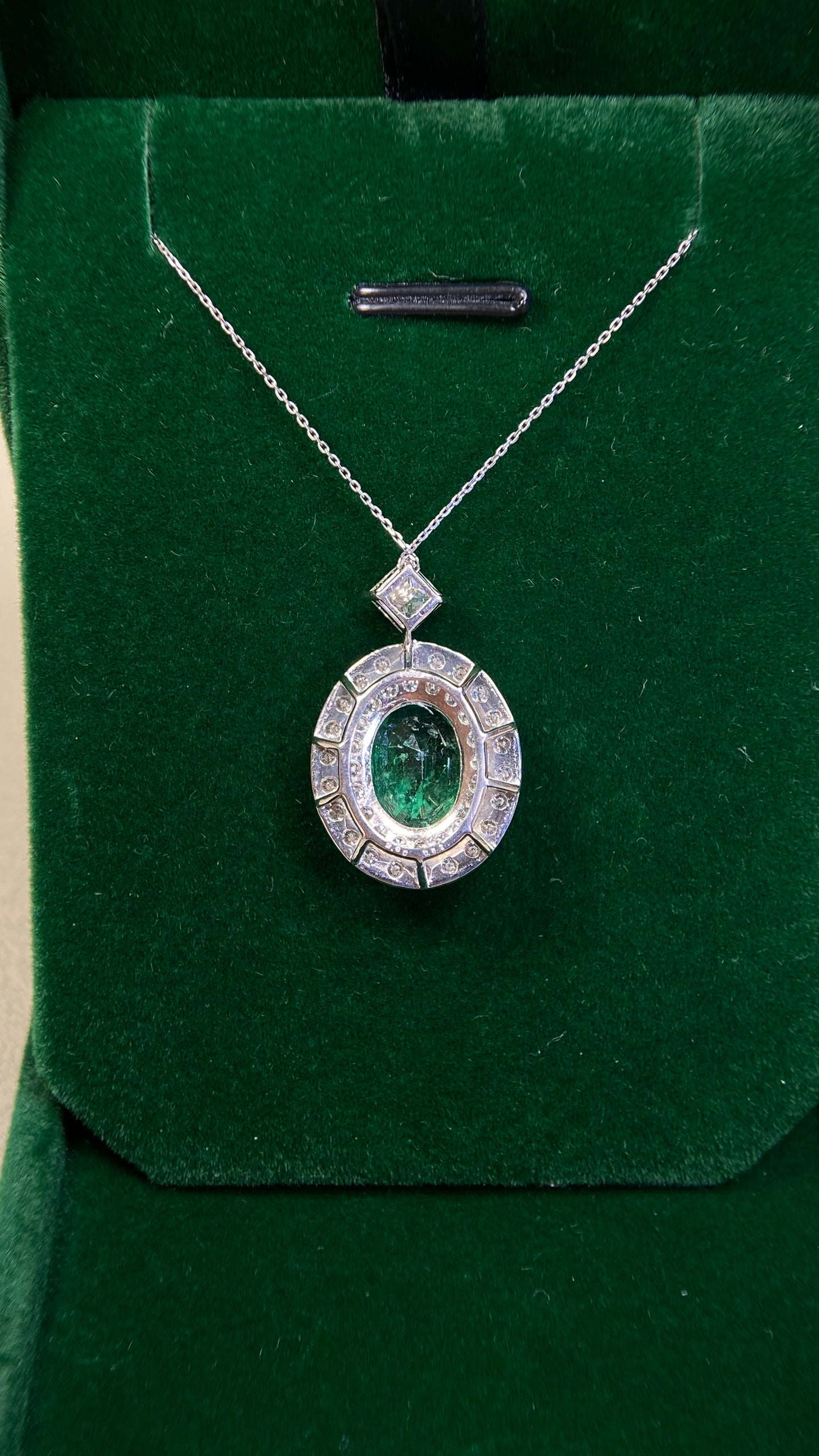 Pt900 platinum/Pt850 platinum&Emerald&Diamond Necklace| Emerald: 2.90ct｜Diamond：0.483ct G-VS2｜Diamonds: 0.81ct｜Japanese Vintage Estate Jewelry -BQEO
