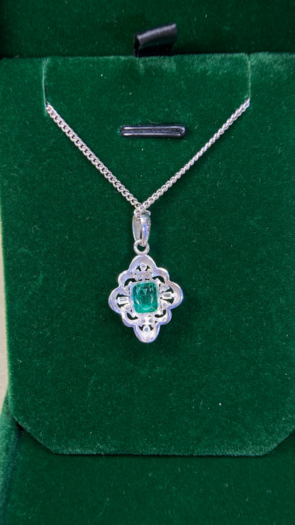 Pt900 platinum/Pt850 platinum&Emerald&Diamond Necklace| Emerald: 1.12ct｜Diamonds：0.12ct｜Japanese Vintage Estate Jewelry -BQNU
