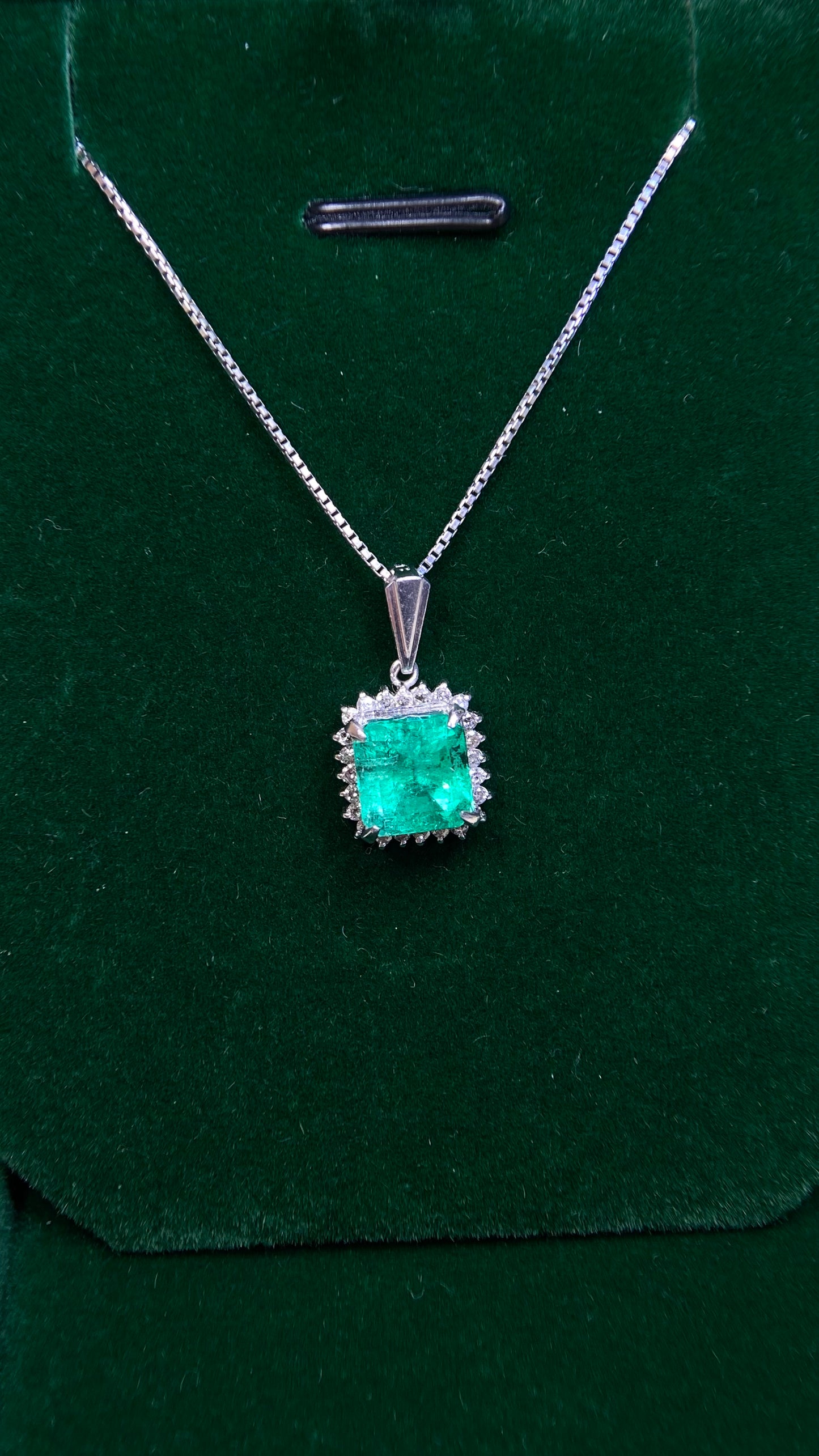 Pt900 platinum/Pt850 platinum&Emerald&Diamond Necklace| Emerald: 2.13ct｜Diamonds：0.20ct｜Japanese Vintage Estate Jewelry -BMPK