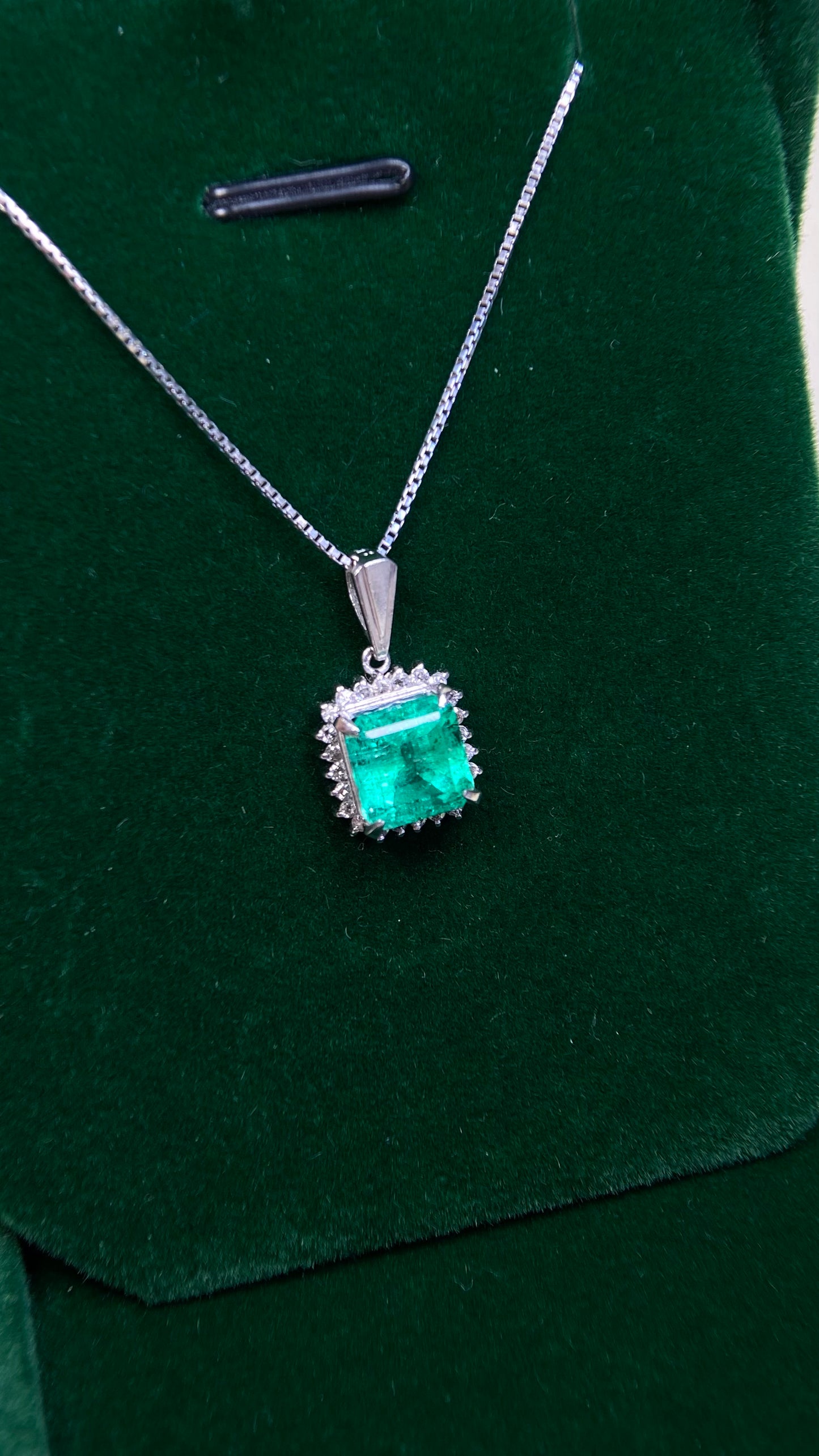 Pt900 platinum/Pt850 platinum&Emerald&Diamond Necklace| Emerald: 2.13ct｜Diamonds：0.20ct｜Japanese Vintage Estate Jewelry -BMPK
