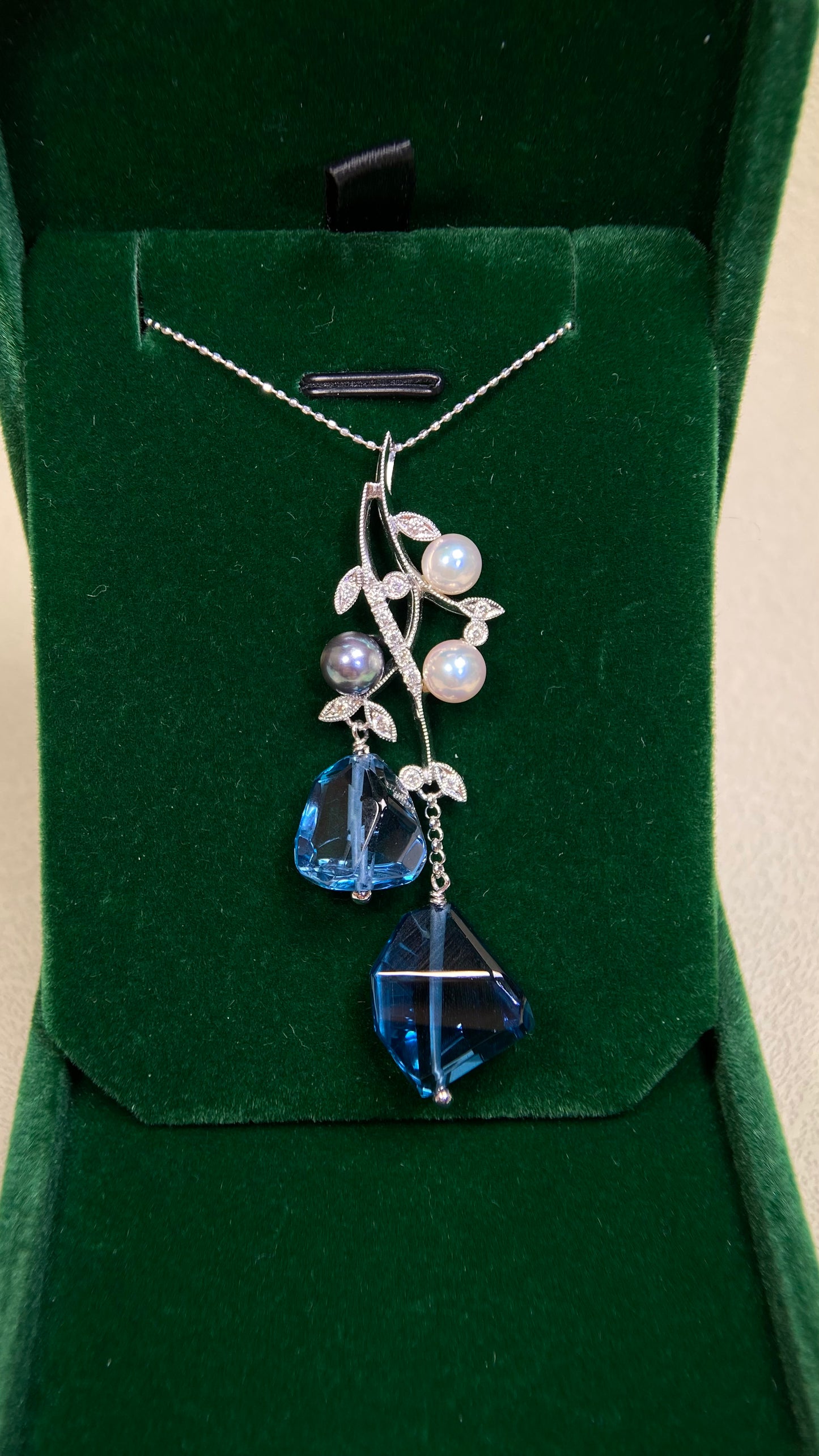 K18 White Gold& Blue Topaz&Pearl&Diamond Necklace| Blue Topazes: 27.18ct｜Pearls:5.9mm|Diamonds：0.18ct｜Japanese Vintage Estate Jewelry -BOYB