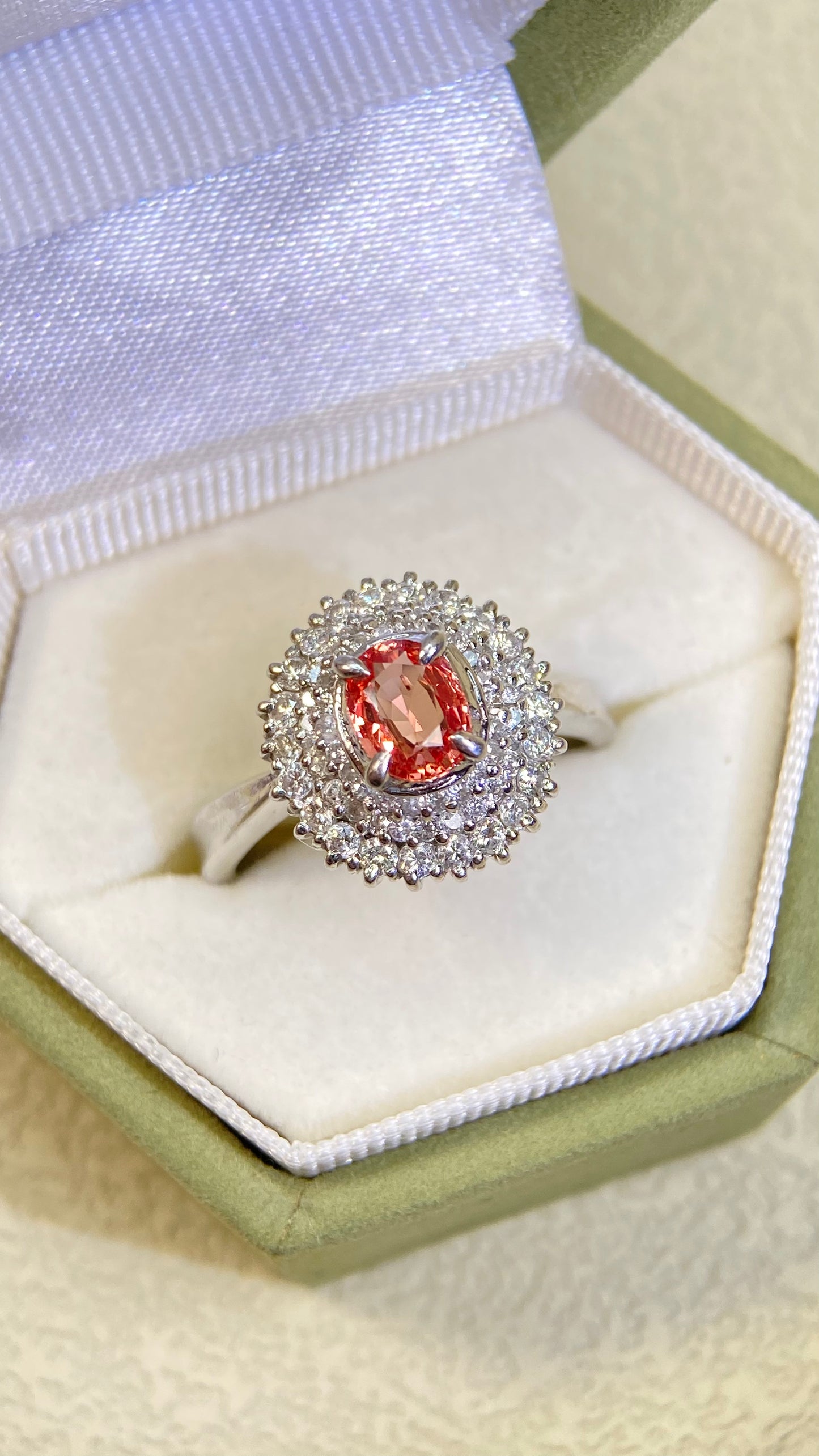 Pt900 Platinum&Padparadscha Sapphire&Diamond Ring| Padparadscha Sapphire:0.746ct | Diamonds：0.64ct | Japanese Vintage Estate Jewelry -BSDL2868