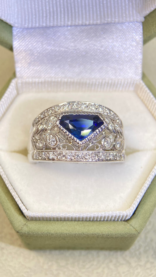 Pt900 Platinum&Sapphire&Diamond Ring| Sapphire:1.86ct  Madagascar| Diamonds：0.43ct | Japanese Vintage Estate Jewelry -BRMU282