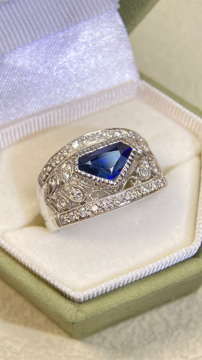 Pt900 Platinum&Sapphire&Diamond Ring| Sapphire:1.86ct  Madagascar| Diamonds：0.43ct | Japanese Vintage Estate Jewelry -BRMU282