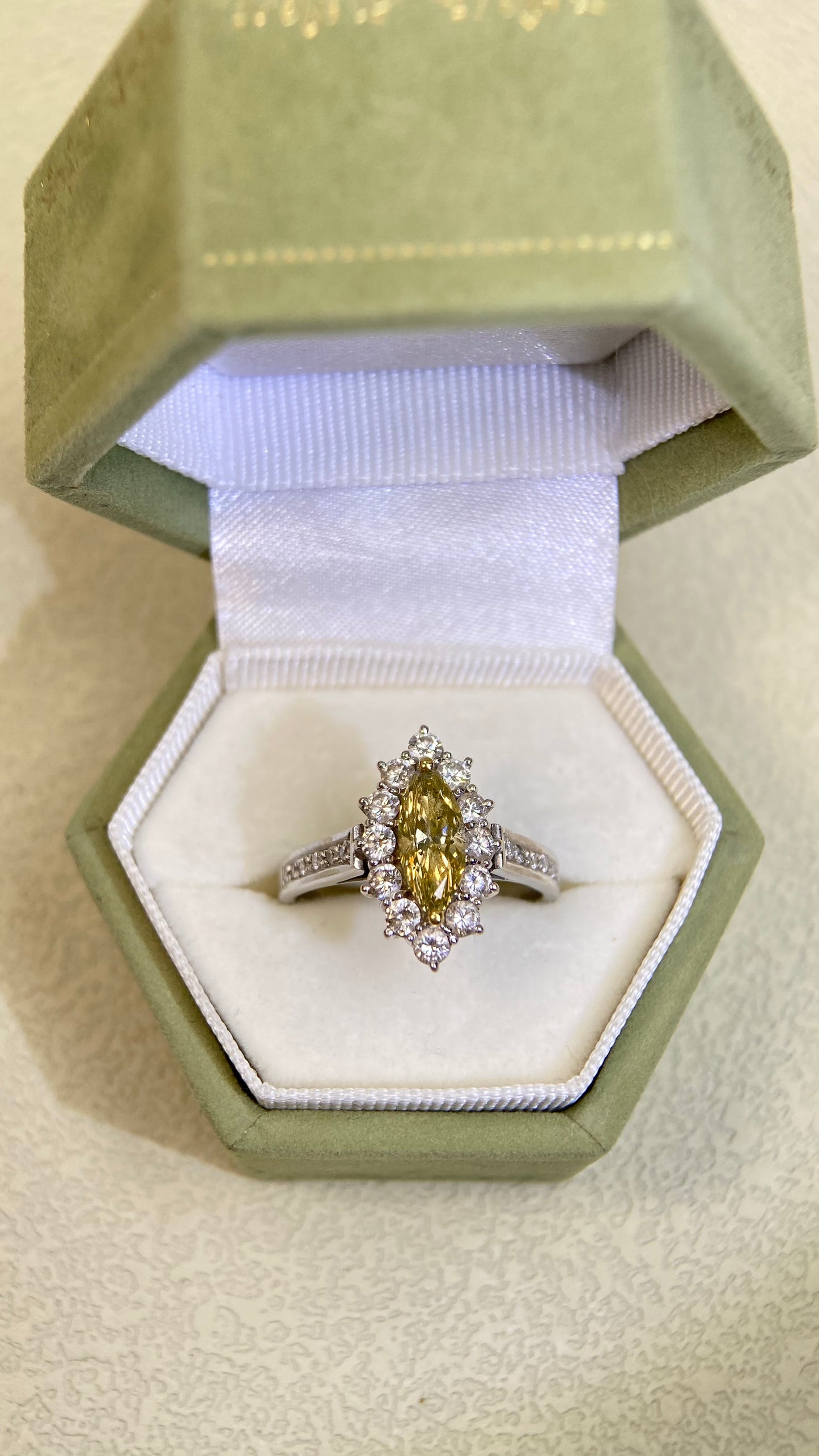 750‰ White Gold&Diamond Ring| Diamond | Diamonds |Japanese Vintage Estate Jewelry -BRTJ2563