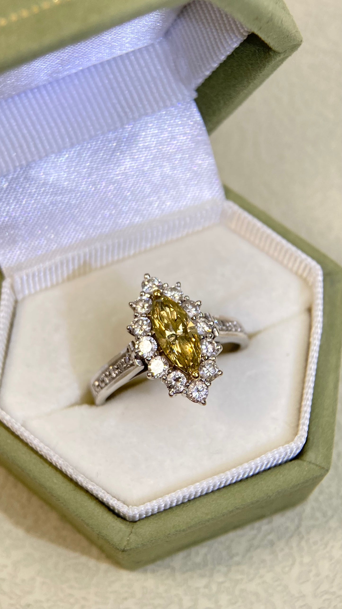 750‰ White Gold&Diamond Ring| Diamond | Diamonds |Japanese Vintage Estate Jewelry -BRTJ2563