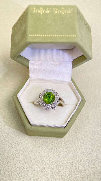 Pt900 Platinum&Demantoid&Diamond Ring| Demantoid:1.78ct Russia | Diamonds：0.88ct | Japanese Vintage Estate Jewelry -BRMU2825