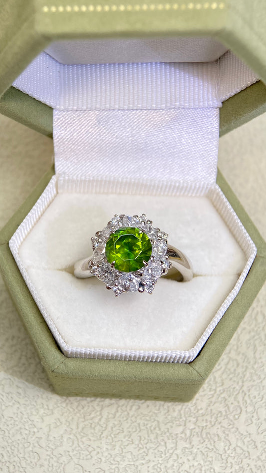 Pt900 Platinum&Demantoid&Diamond Ring| Demantoid:1.78ct Russia | Diamonds：0.88ct | Japanese Vintage Estate Jewelry -BRMU2825