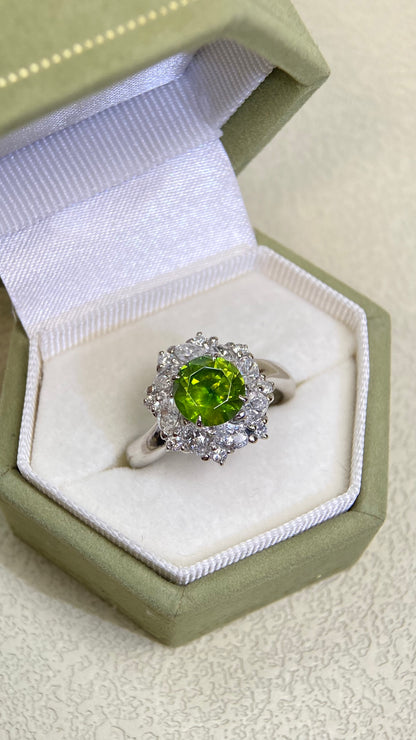 Pt900 Platinum&Demantoid&Diamond Ring| Demantoid:1.78ct Russia | Diamonds：0.88ct | Japanese Vintage Estate Jewelry -BRMU2825