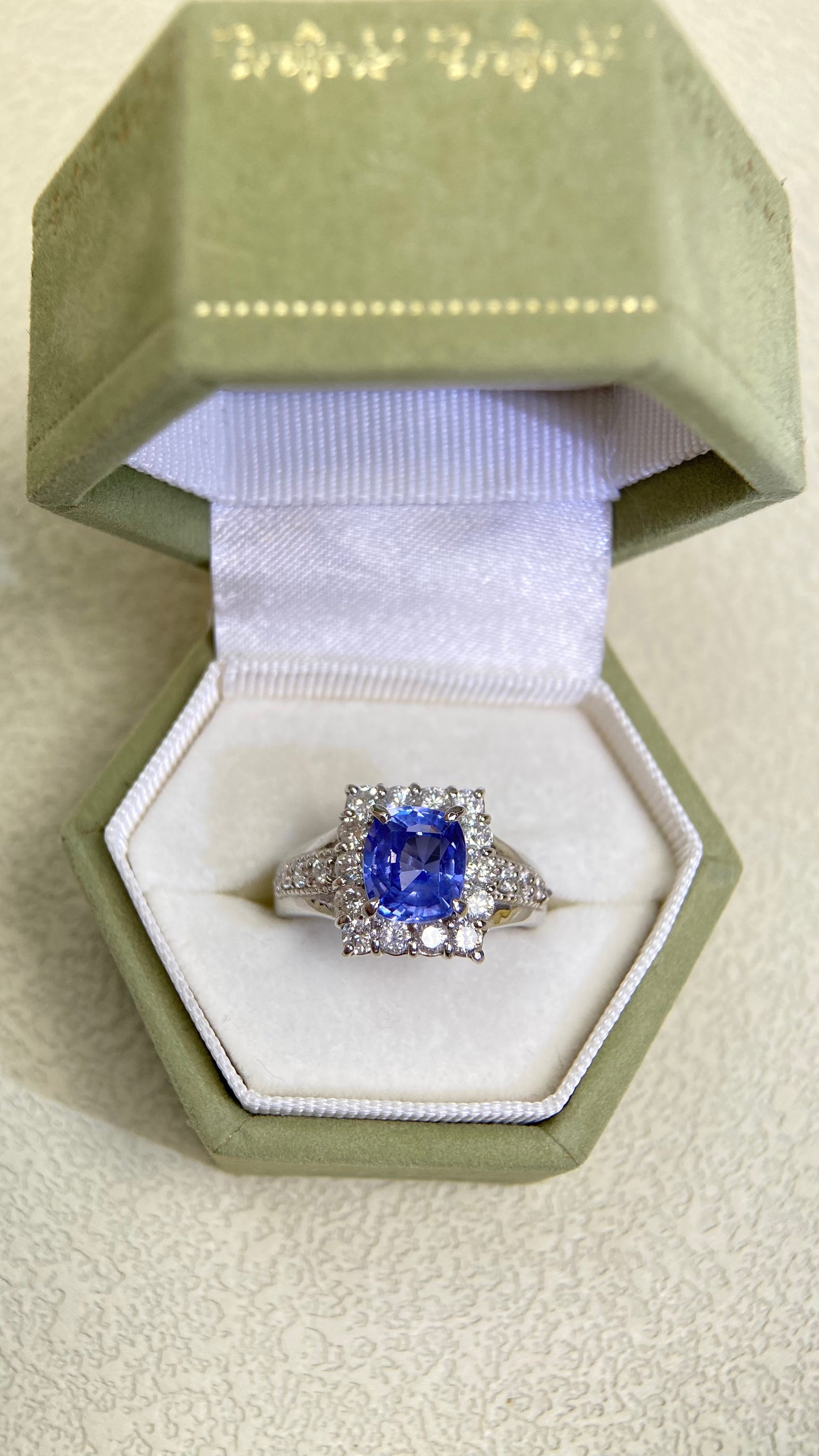Pt950 Platinum&Sapphire&Diamond Ring| Sapphire：2.03ct No Heat-Sri Lanka| Diamonds：0.81ct | Japanese Vintage Estate Jewelry -BRUJ2589