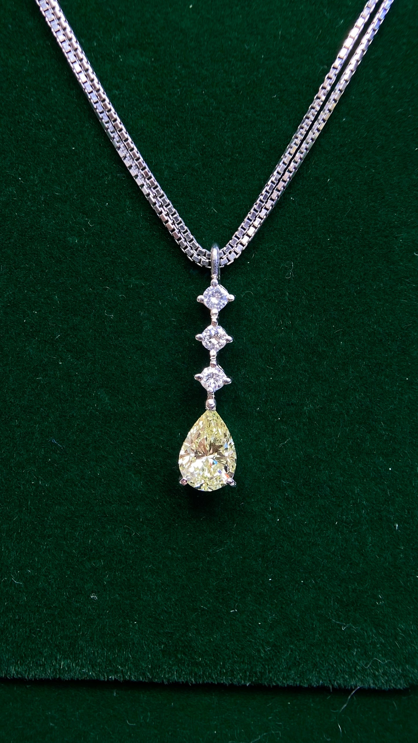 Pt900 platinum/Pt850 platinum&Diamond Necklace| Diamond：1.329ct Light Yellow-VS1｜Diamonds：0.28ct | Japanese Vintage Estate Jewelry -BBSDB2857