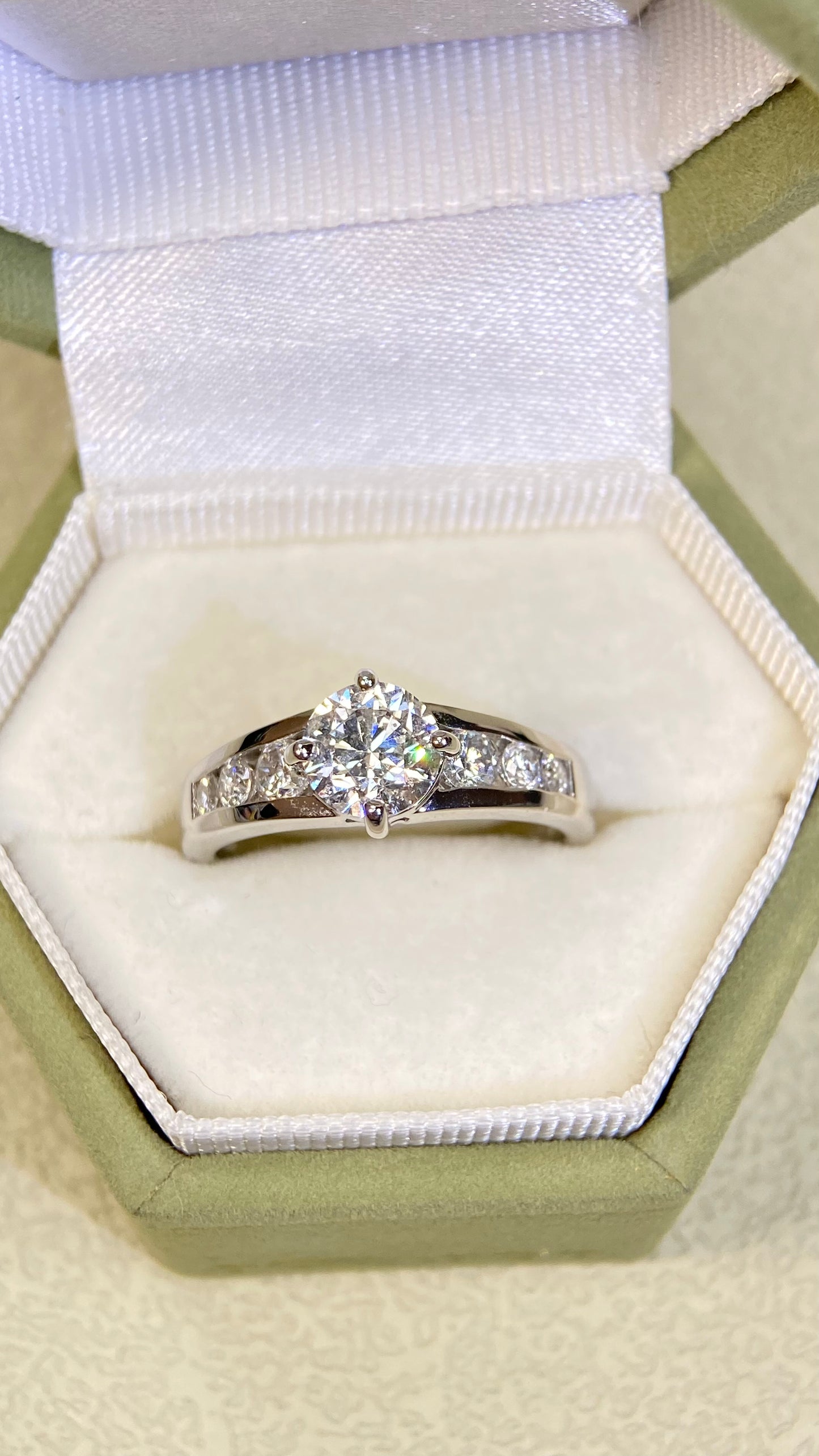 Pt900 Platinum&Diamond Ring| Diamond:1.004ct F -SI1 | Diamonds:0.41ct|Japanese Vintage Estate Jewelry -BSFU2929