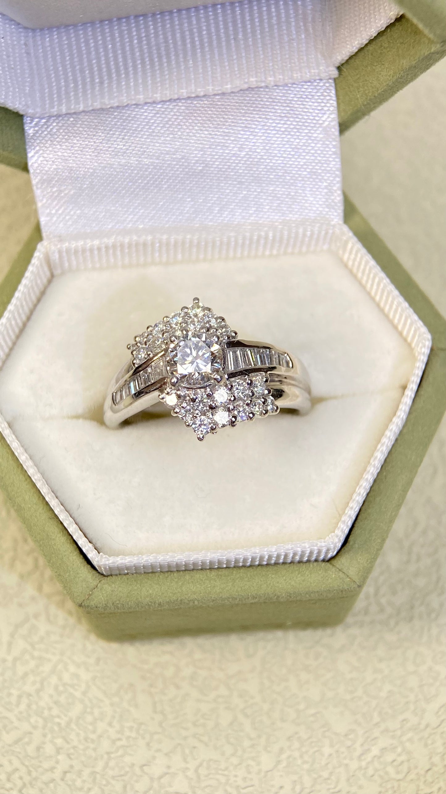 Pt900 Platinum&Diamond Ring| Diamonds:0.403/0.607ct | Japanese Vintage Estate Jewelry -BSJJ3066