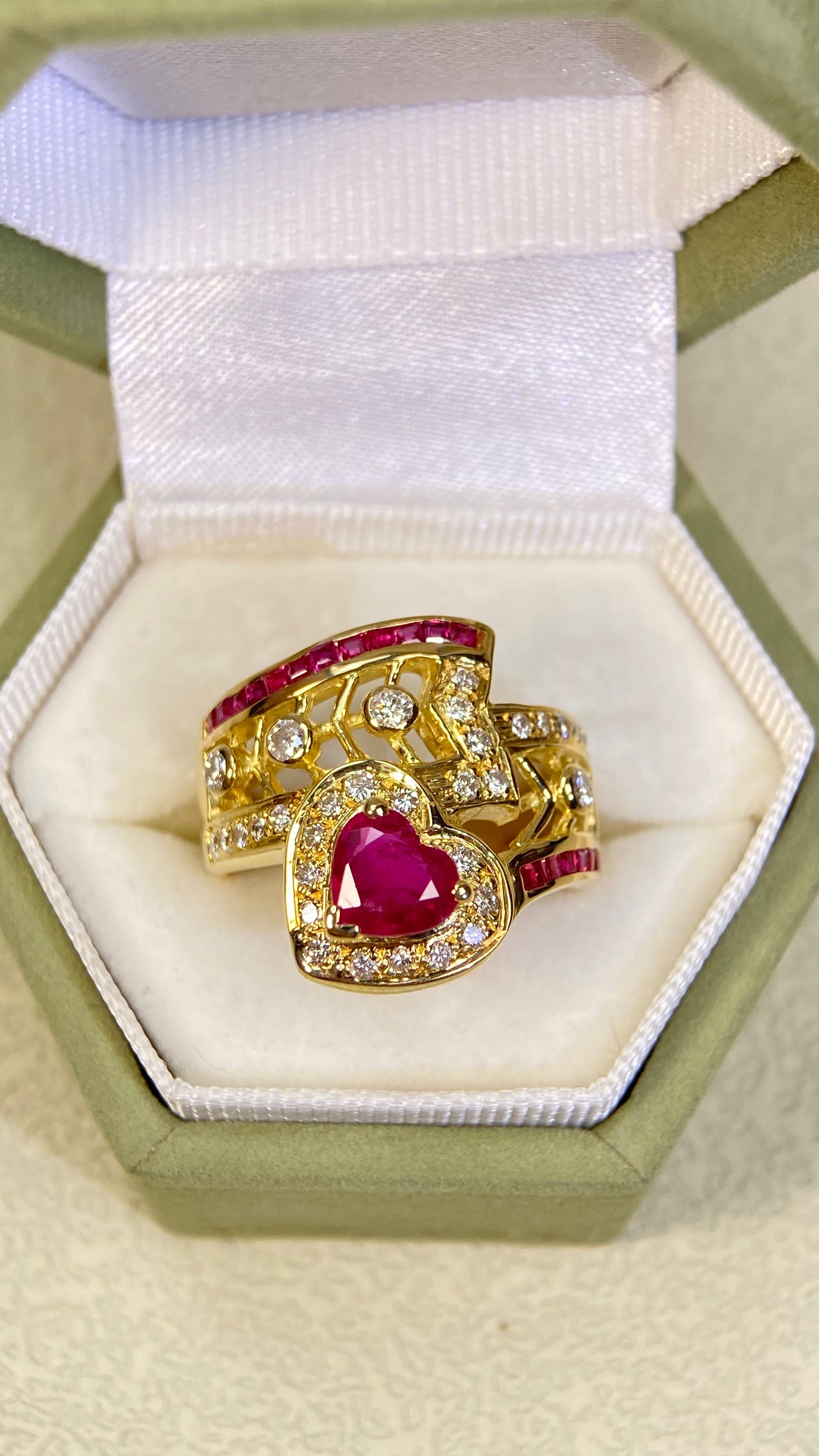 K18 Gold&Ruby&Diamond Ring| Ruby: 1.00ct｜Rubies:0.45|Diamonds: 0.48ct | Japanese Vintage Estate Jewelry -BSFO2923