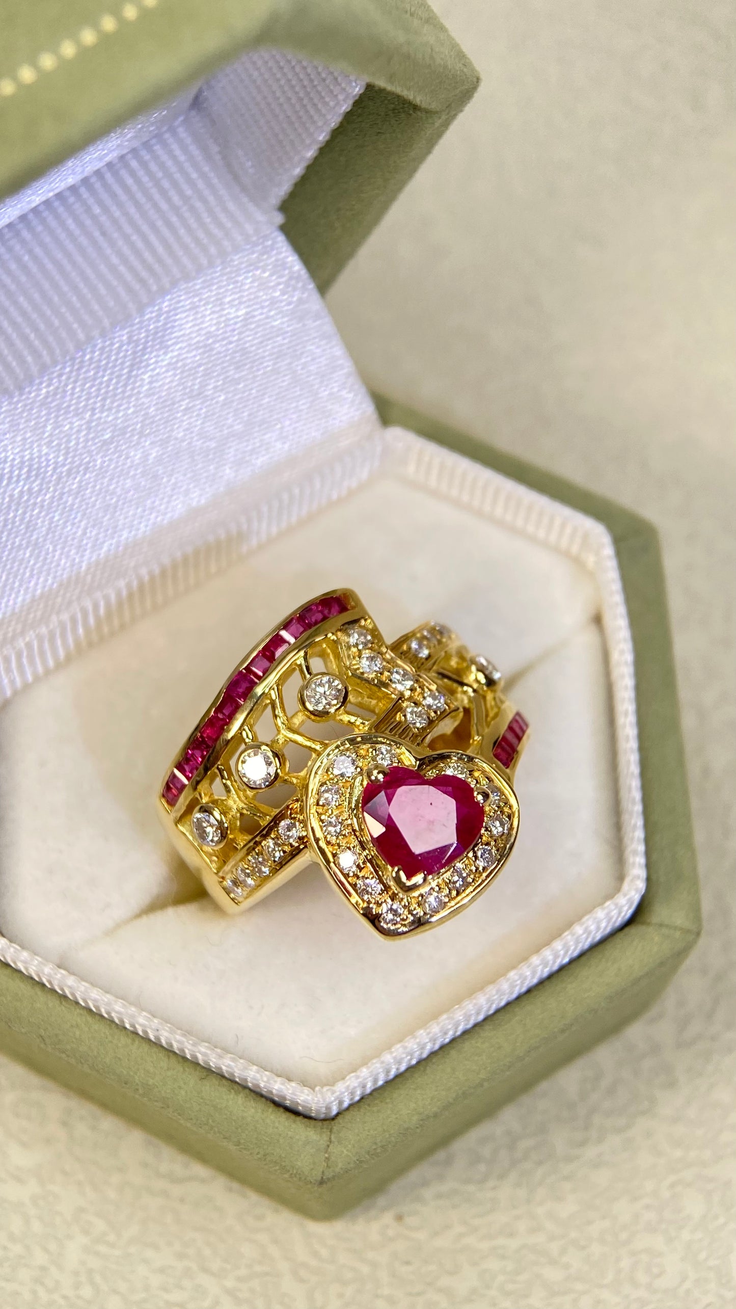 K18 Gold&Ruby&Diamond Ring| Ruby: 1.00ct｜Rubies:0.45|Diamonds: 0.48ct | Japanese Vintage Estate Jewelry -BSFO2923
