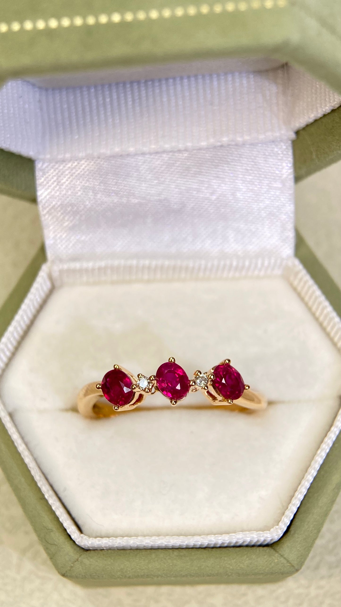 K18  Gold&Ruby&Diamond Ring| Rubies：0.60ct|Diamonds：0.02ct | Japanese Vintage Estate Jewelry -BSGS2994