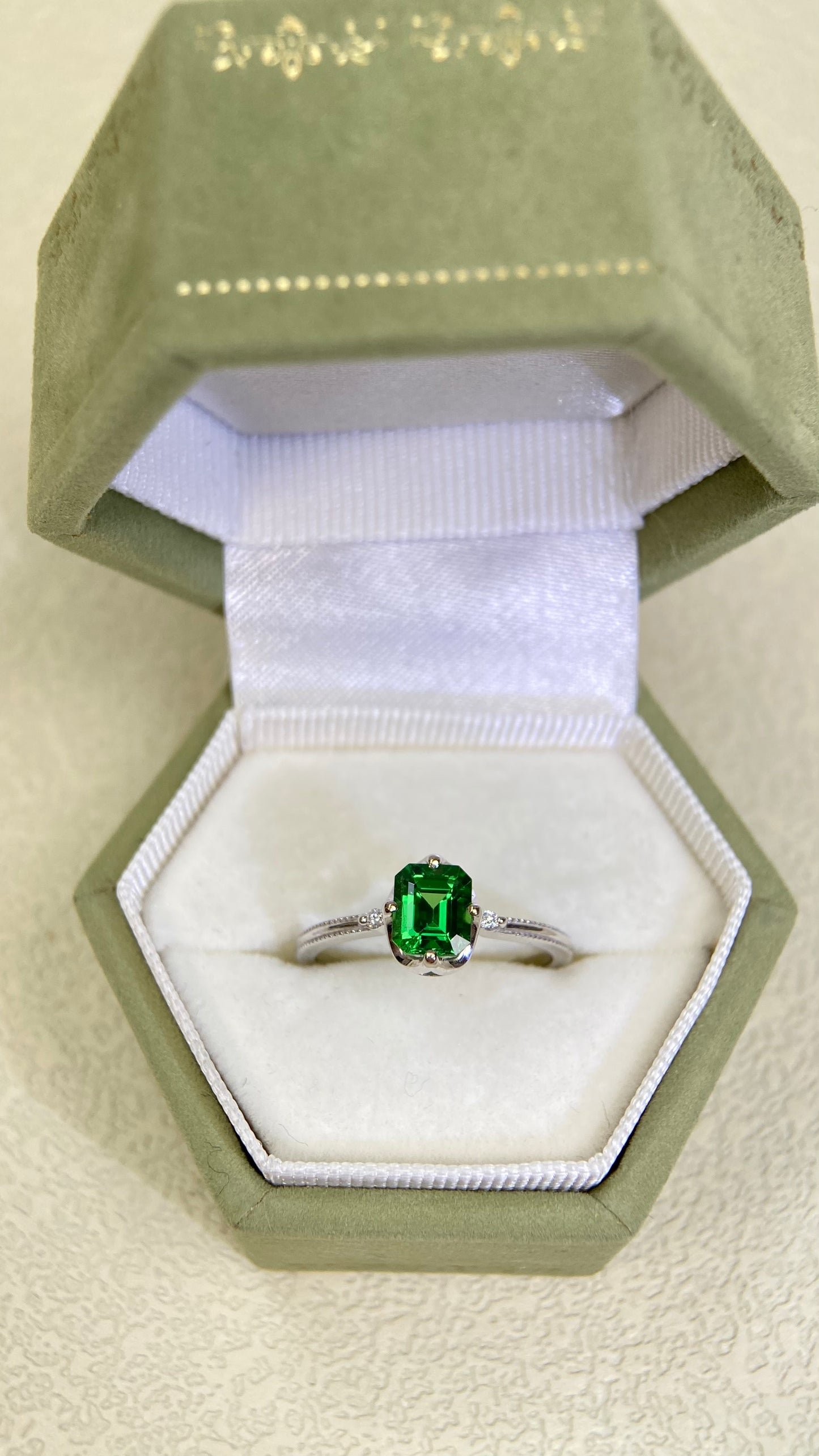 K18 White Gold&Tsavorite Garnet&Diamond Ring| Tsavorite Garnet:0.80ct | Diamonds：0.019ct | Japanese Vintage Estate Jewelry -BSGR2993