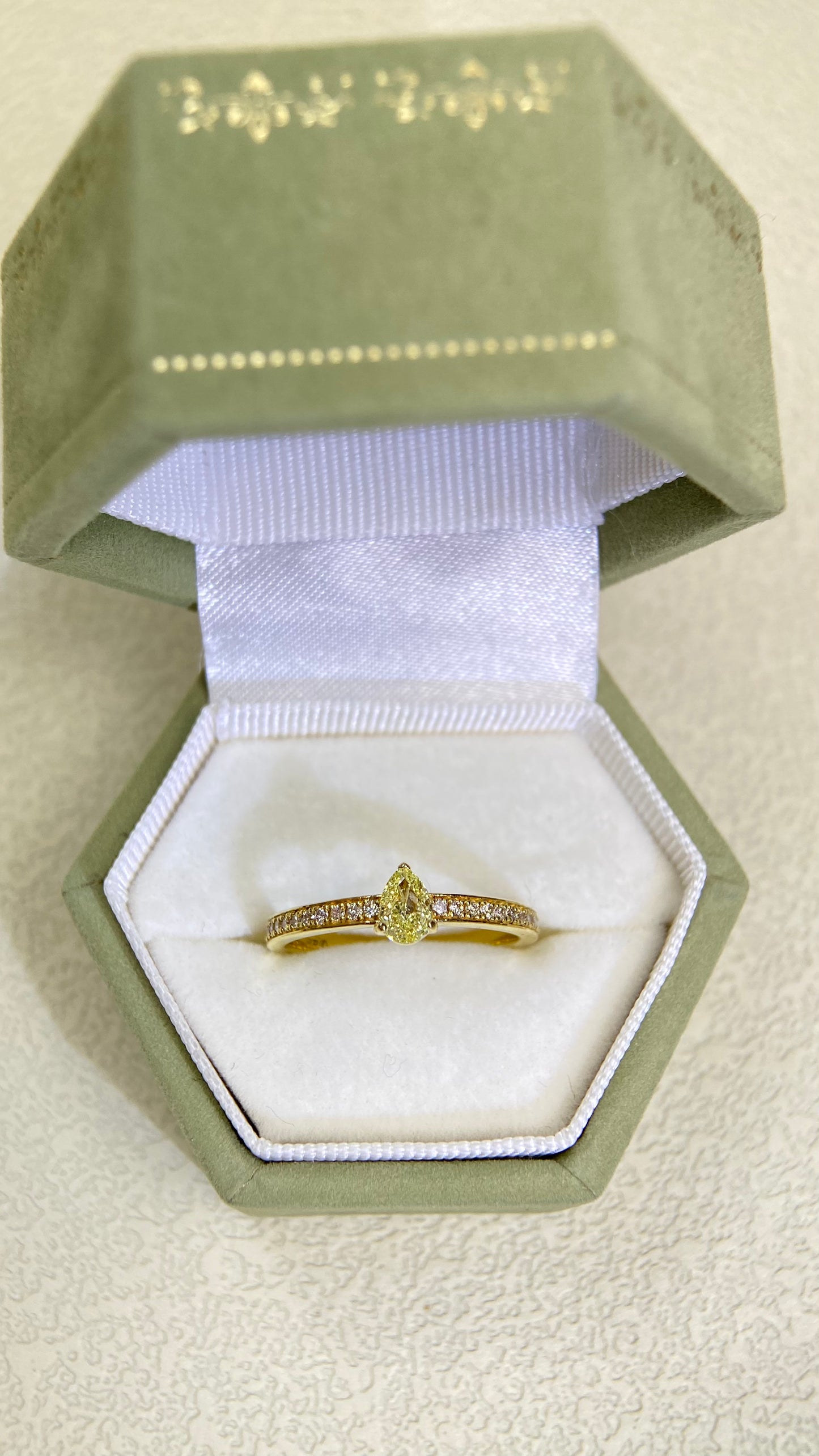 K18 Gold&Diamond Ring| Diamond:0.278ct Fancy Light Yellow-SI1 | Diamonds:0.13ct|Japanese Vintage Estate Jewelry -BRRW2518