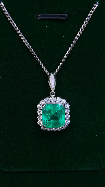 Pt900 platinum/Pt850 platinum&Emerald&Diamond Necklace| Emerald:  4.88ct｜Diamonds：0.80ct｜Japanese Vintage Estate Jewelry -BRUT2599