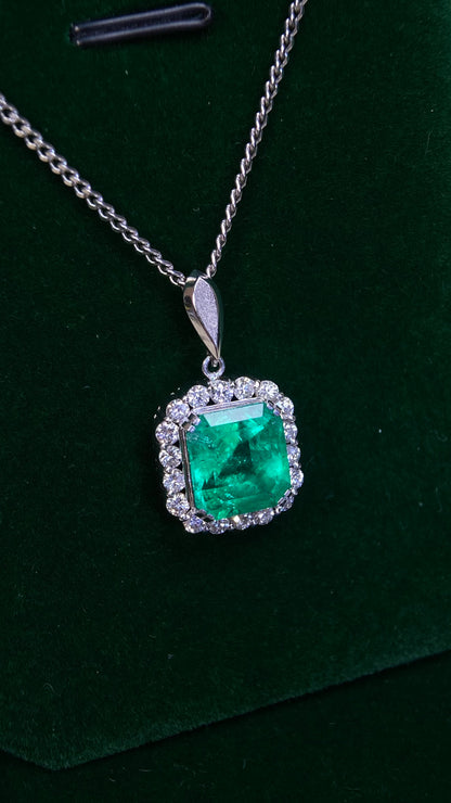 Pt900 platinum/Pt850 platinum&Emerald&Diamond Necklace| Emerald:  4.88ct｜Diamonds：0.80ct｜Japanese Vintage Estate Jewelry -BRUT2599