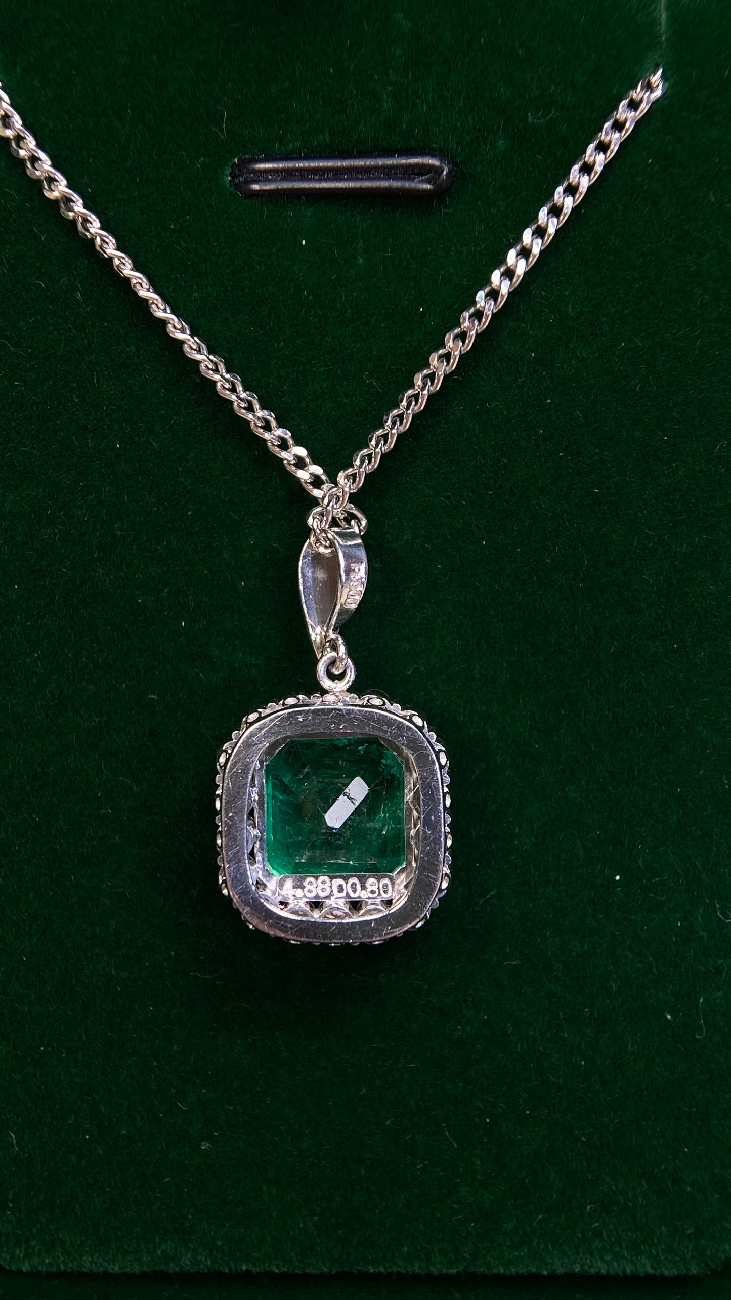 Pt900 platinum/Pt850 platinum&Emerald&Diamond Necklace| Emerald:  4.88ct｜Diamonds：0.80ct｜Japanese Vintage Estate Jewelry -BRUT2599