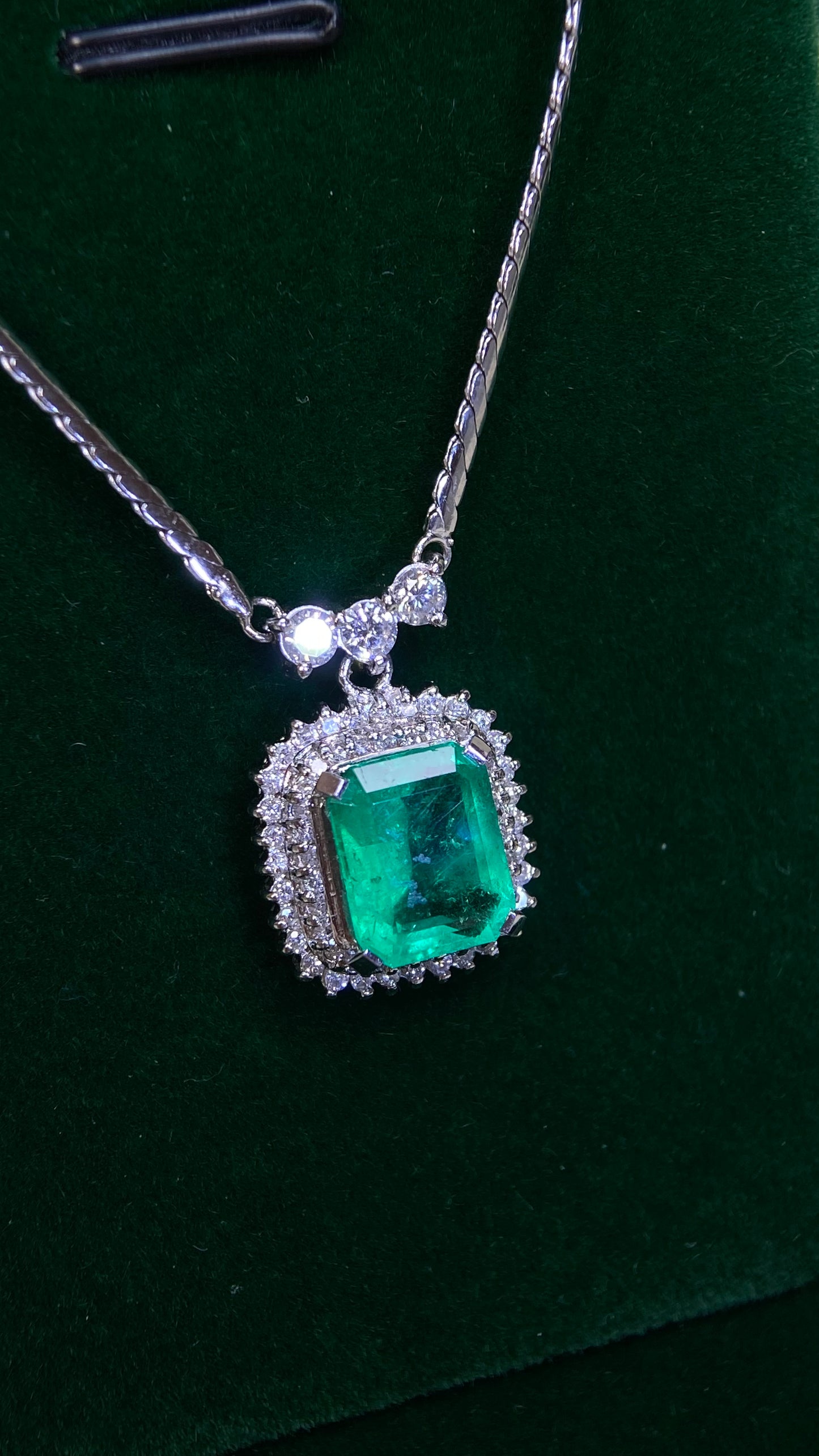 Pt850 platinum/Pt platinum&Emerald&Diamond Necklace| Emerald: 2.91ct｜Diamonds：0.70ct｜Japanese Vintage Estate Jewelry -BRTI2562