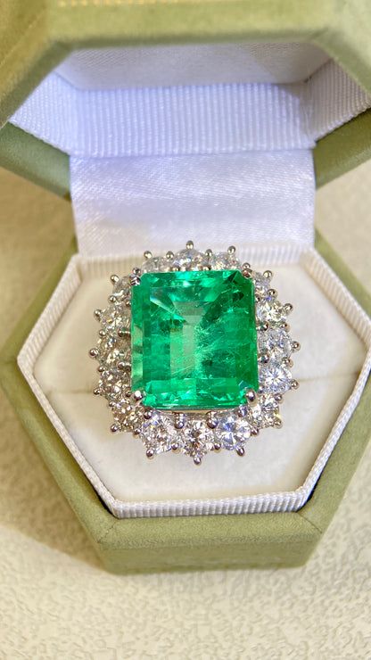 Pt900 Platinum&Emerald&Diamond Ring| Emerald:11.52ct Colombian-F1| Diamonds：3.35ct | Japanese Vintage Estate Jewelry -BSKZ3109