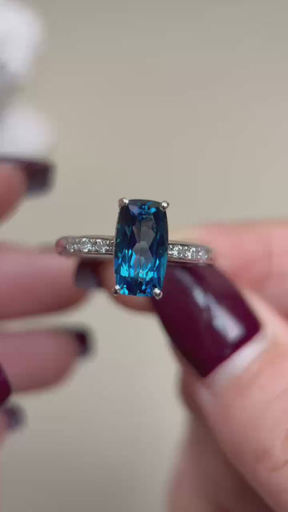 K18ホワイトゴールド＆ブルートパーズ＆ダイヤモンドリング｜ブルートパーズ2.50ct｜ダイヤモンド0.199ct｜日本製ヴィンテージエステートジュエリー-BPIZ